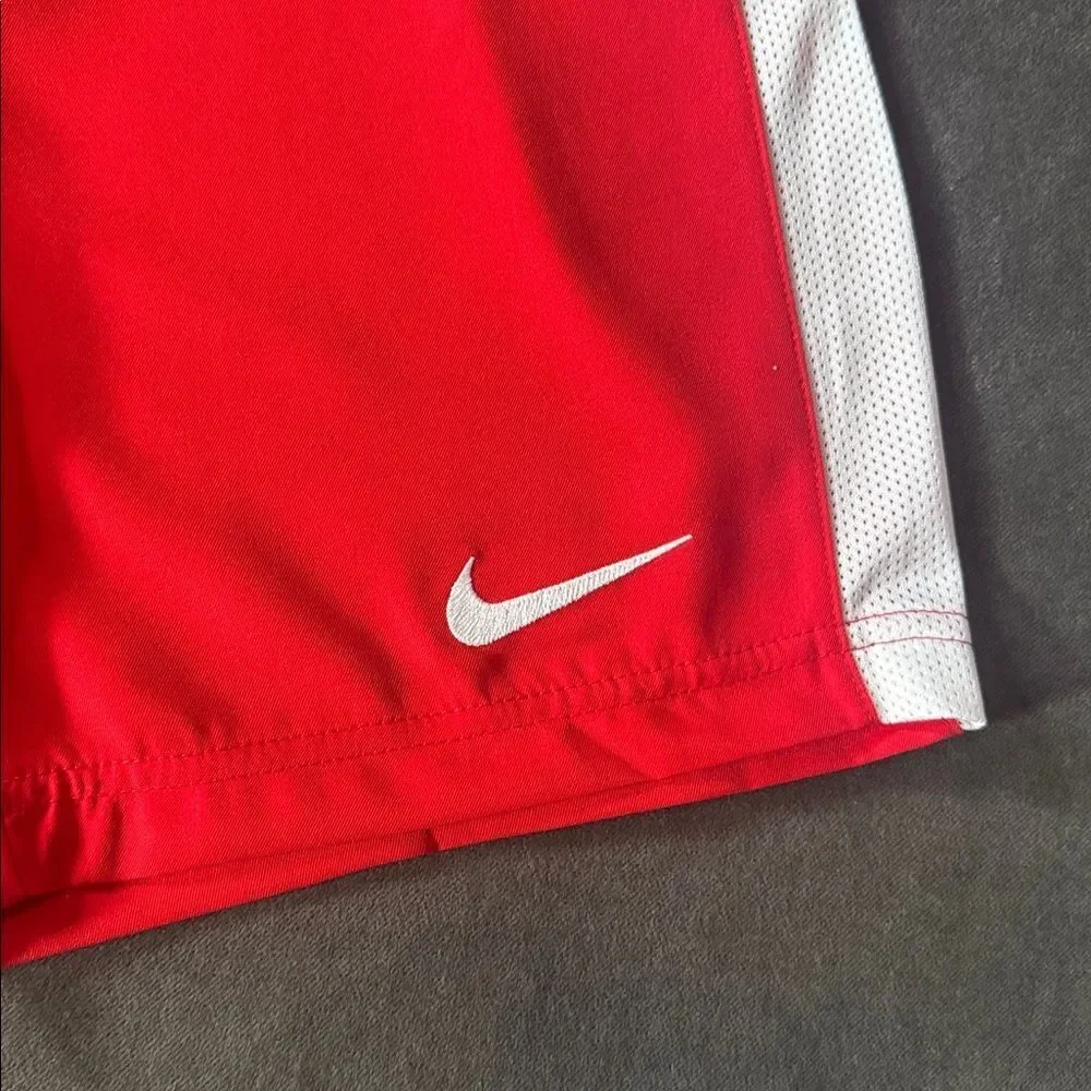 Nike Youth Unisex Red Sport Shorts Dry 894129-657 Size L NWT